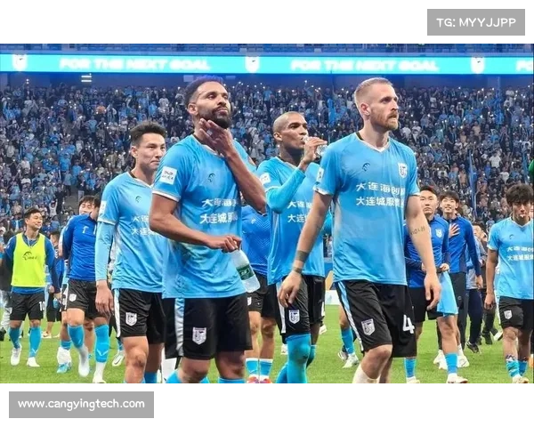 大连英博败给上海申花的关键原因分析及球队表现剖析